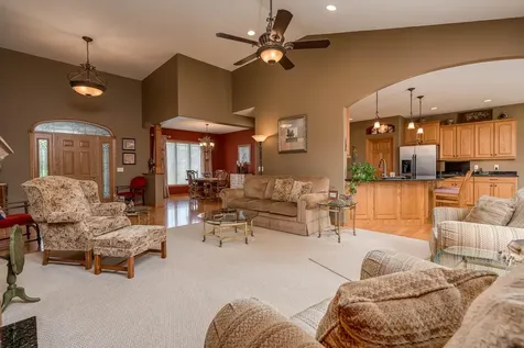 117 Grovebrook Drive Mankato MN 56001