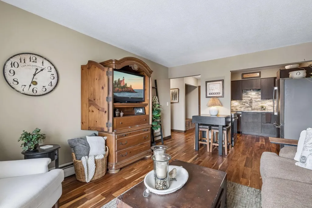 3155 Old Highway 8 Roseville MN 55418