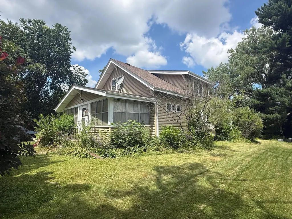 2119 Eldridge Avenue E North Saint Paul MN 55109