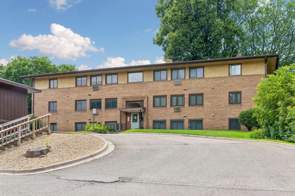 2381 Unity Avenue N Golden Valley MN 55422