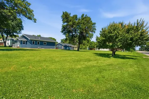 604 E Walnut Avenue Olivia MN 56277