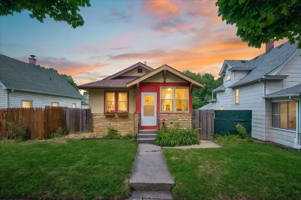 1217 6th Street E Saint Paul MN 55106