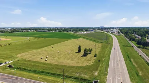 2305 15th Avenue N Moorhead MN 56560