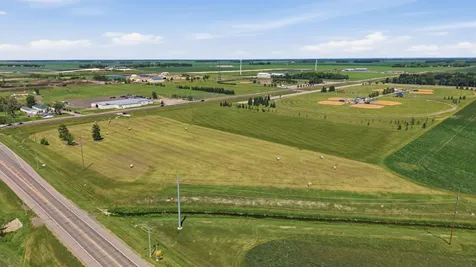 2305 15th Avenue N Moorhead MN 56560