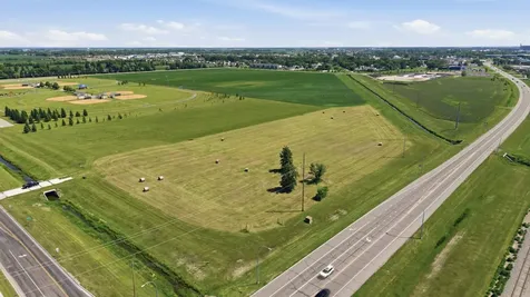 2305 15th Avenue N Moorhead MN 56560