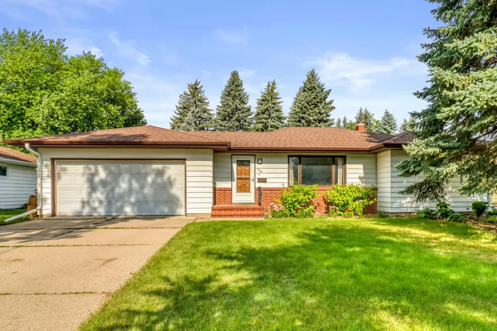 1613 16th Street S Moorhead MN 56560
