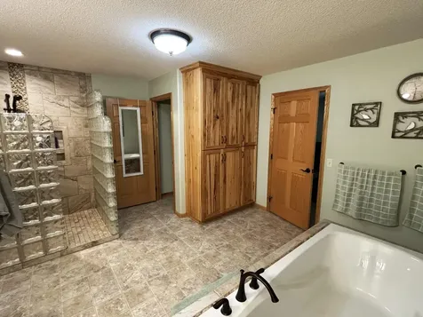 3807 N Eagle Road Willmar MN 56201