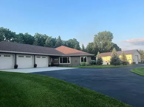 3807 N Eagle Road Willmar MN 56201