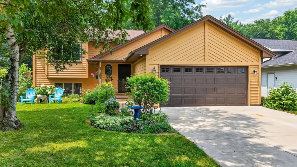 13116 Court Place Burnsville MN 55337