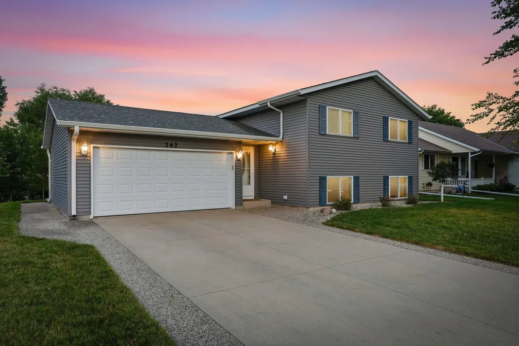 747 Louisiana Street NW Hutchinson MN 55350