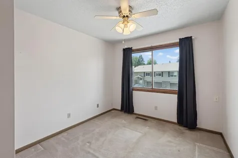 3915 Gershwin Avenue N Oakdale MN 55128