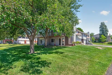 3915 Gershwin Avenue N Oakdale MN 55128