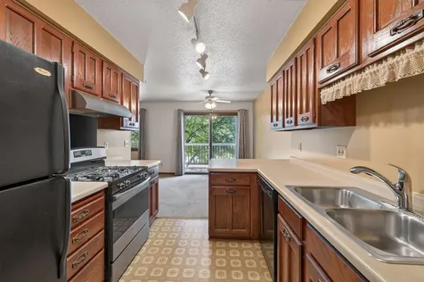 3915 Gershwin Avenue N Oakdale MN 55128
