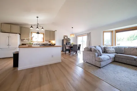 617 Emerson Avenue N Montrose MN 55363