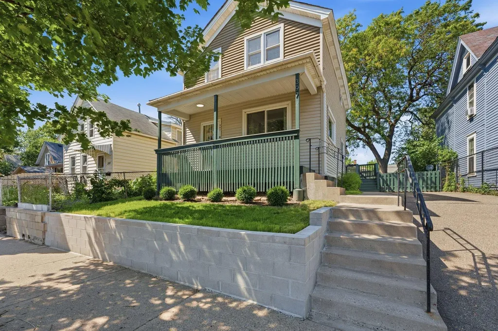 397 Thomas Avenue Saint Paul MN 55103