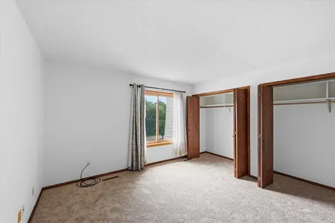 2455 Londin Lane E Maplewood MN 55119