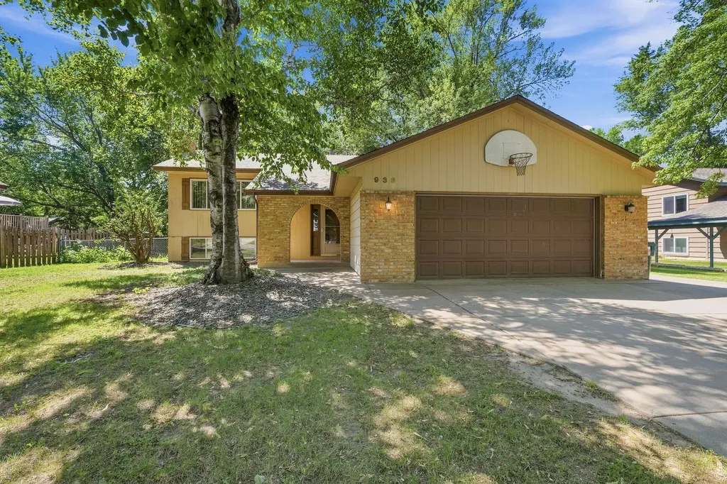 936 97th Lane NE Blaine MN 55434