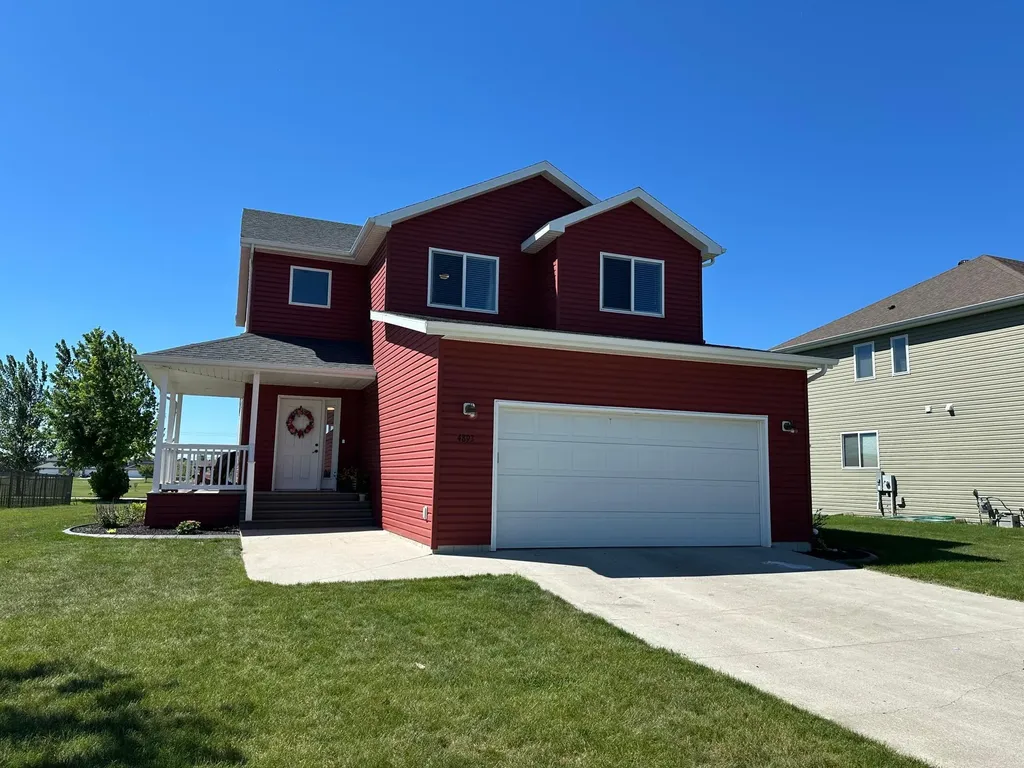 4893 Lavonne Court S Fargo ND 58104