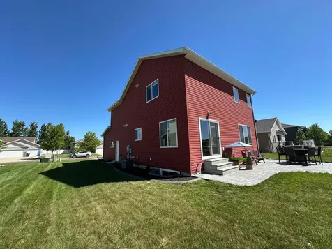 4893 Lavonne Court S Fargo ND 58104