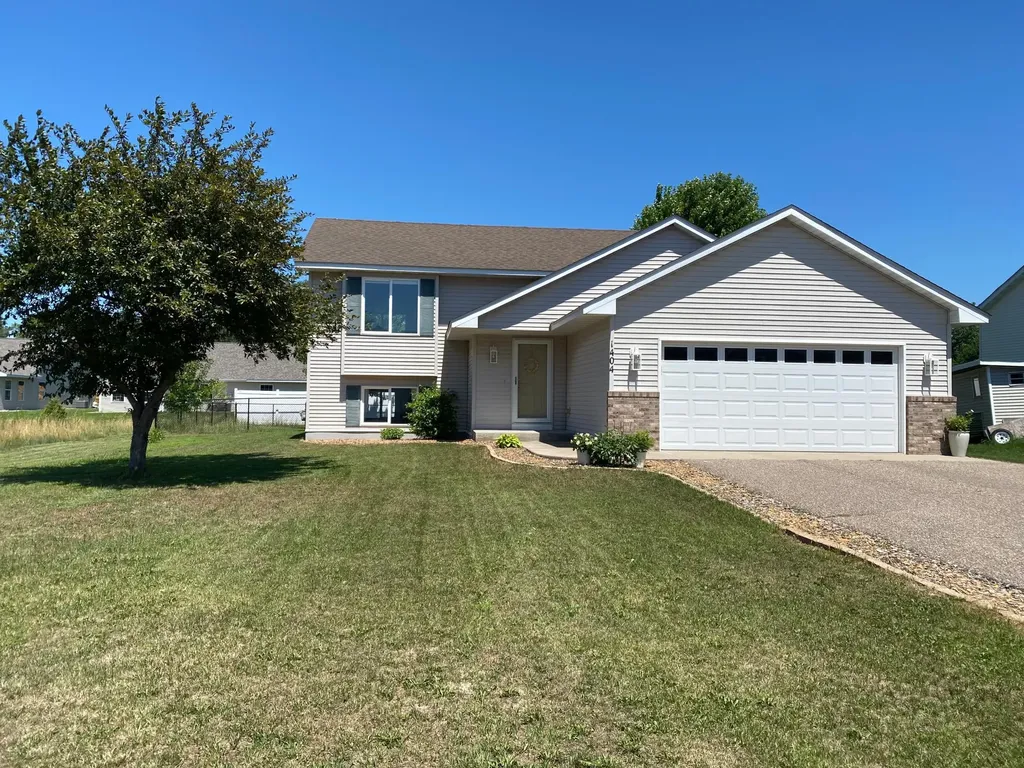 1404 Meadow View Drive Princeton MN 55371
