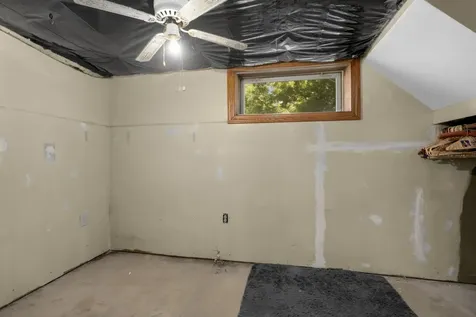 1257 7th Street E Saint Paul MN 55106