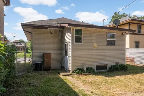 1257 7th Street E Saint Paul MN 55106