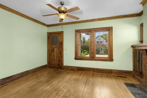 1257 7th Street E Saint Paul MN 55106