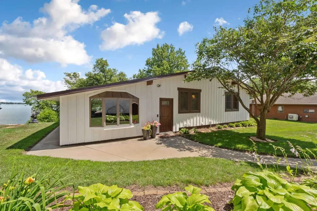 46541 Cape Horn Road Cleveland MN 56017