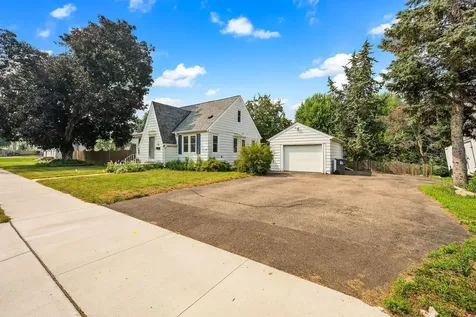 319 Annapolis Street E West Saint Paul MN 55118