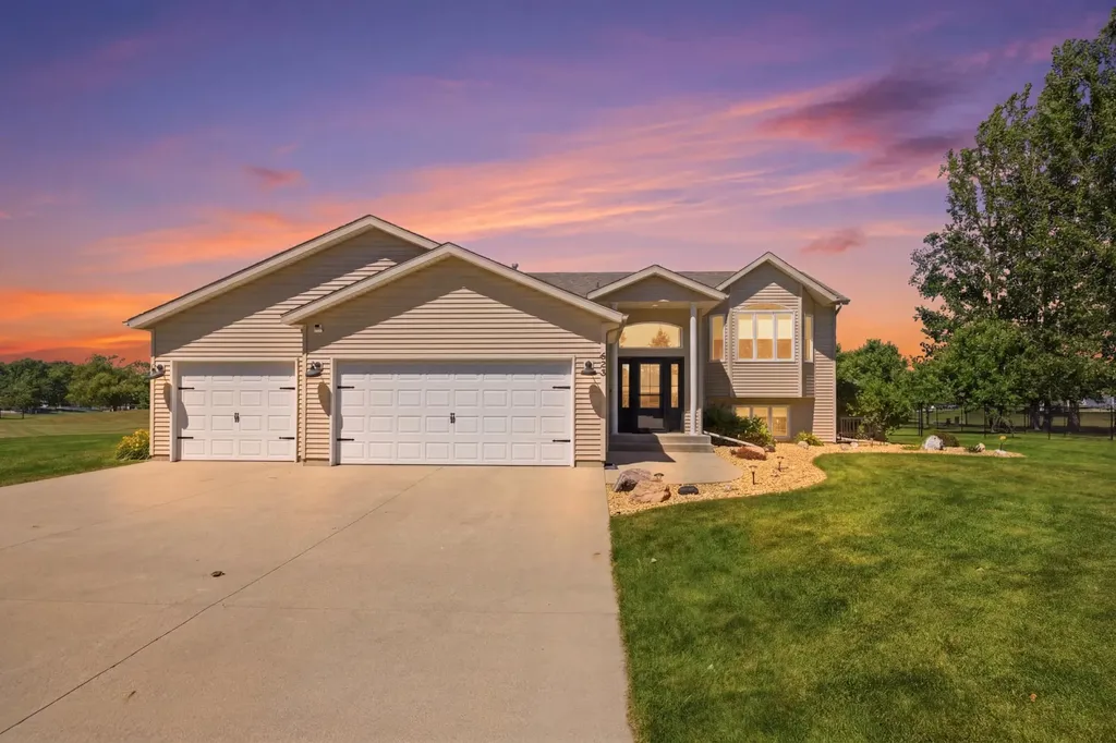 224 Chestnut Drive Horace ND 58047