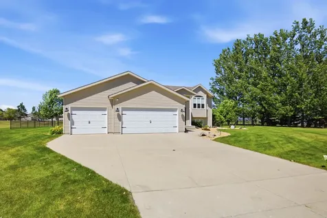 224 Chestnut Drive Horace ND 58047
