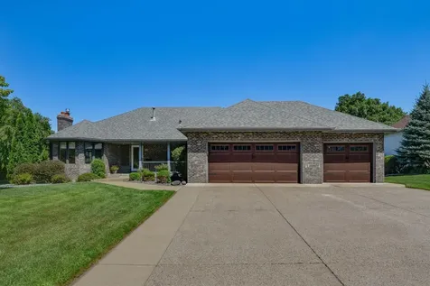 313 Wyndham Circle W New Brighton MN 55112