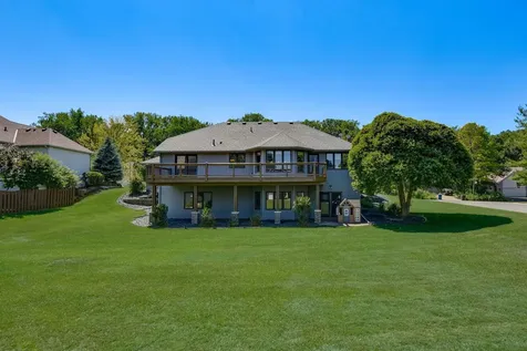 313 Wyndham Circle W New Brighton MN 55112