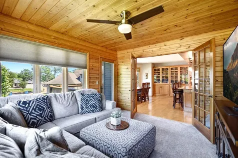 313 Wyndham Circle W New Brighton MN 55112