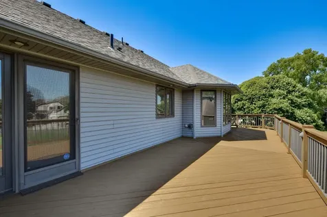 313 Wyndham Circle W New Brighton MN 55112