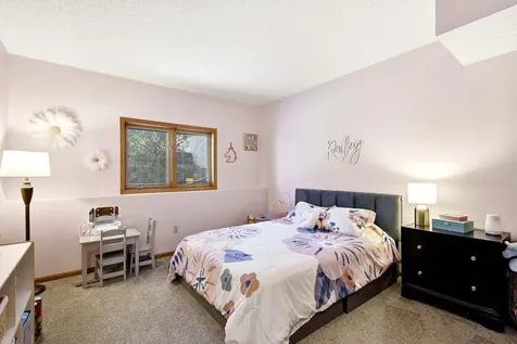 313 Wyndham Circle W New Brighton MN 55112