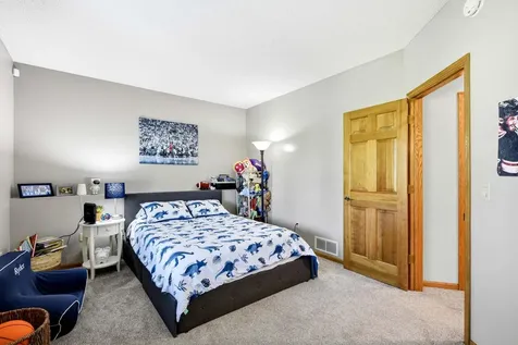 313 Wyndham Circle W New Brighton MN 55112
