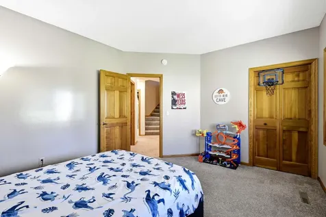 313 Wyndham Circle W New Brighton MN 55112