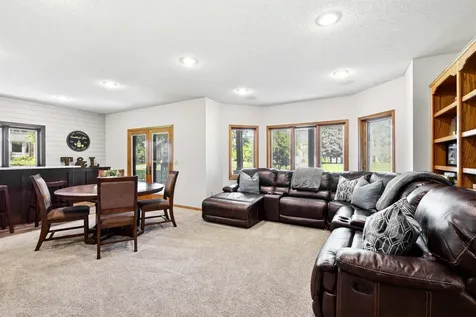 313 Wyndham Circle W New Brighton MN 55112