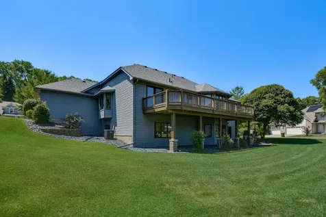 313 Wyndham Circle W New Brighton MN 55112