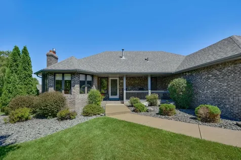 313 Wyndham Circle W New Brighton MN 55112