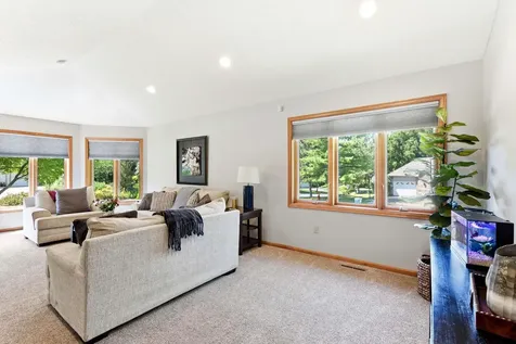 313 Wyndham Circle W New Brighton MN 55112