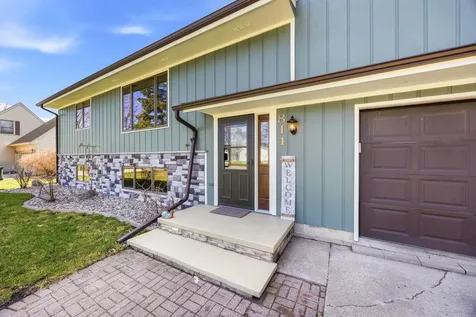 814 Craig Avenue SW Hutchinson MN 55350