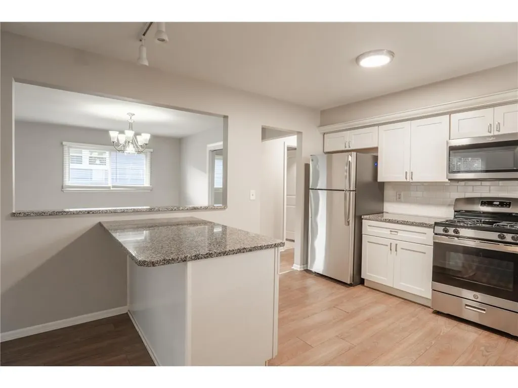 6418 Knoll St N Golden Valley MN 55427