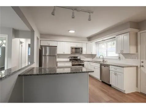 6418 Knoll St N Golden Valley MN 55427