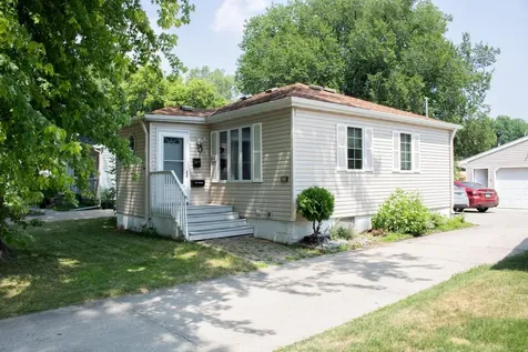 1522 13 1/2 Street S Fargo ND 58103