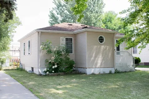 1522 13 1/2 Street S Fargo ND 58103
