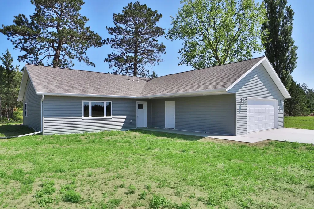 3772 Blaze Boulevard Jenkins MN 56472