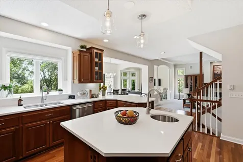 6690 Brenden Court Chanhassen MN 55317