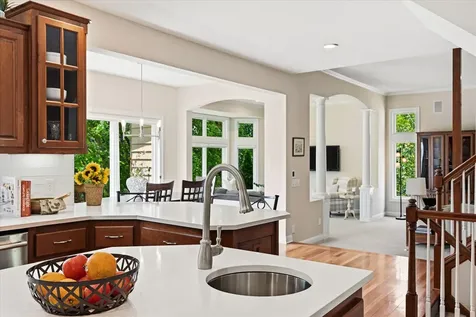 6690 Brenden Court Chanhassen MN 55317
